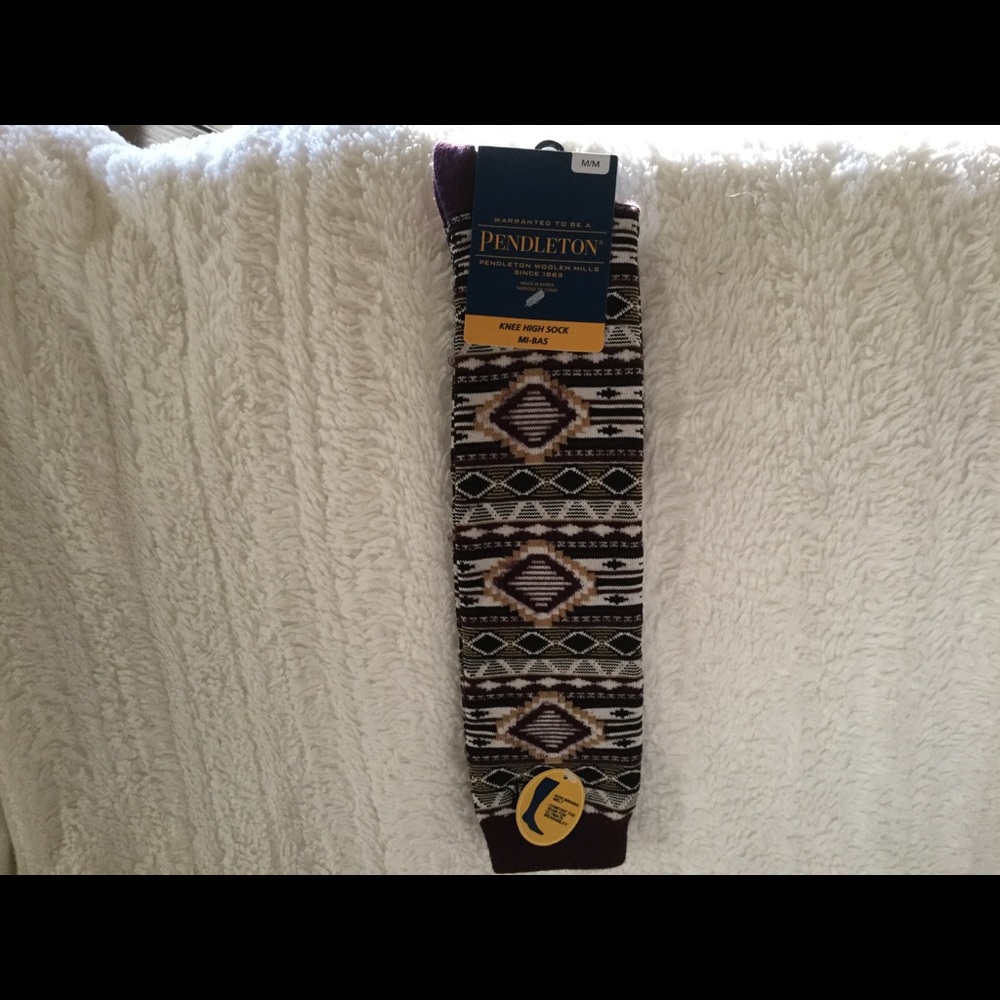 New Pendleton Maroon Socks - Picture 2 of 7